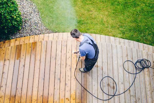 The Dos And Don’ts Of Pressure Cleaning Your Deck